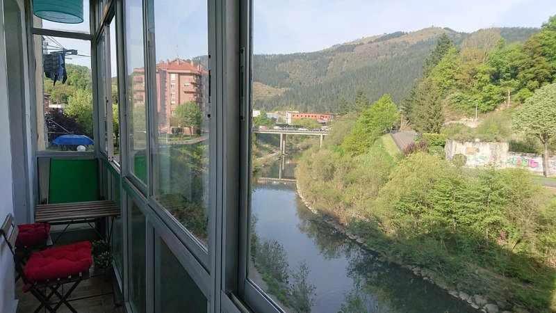 Piso Rio Nervion 15 Minutos Bilbao Διαμέρισμα Ugao-Miraballes Εξωτερικό φωτογραφία